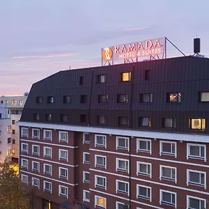 Ramada & By Wyndham North Отель